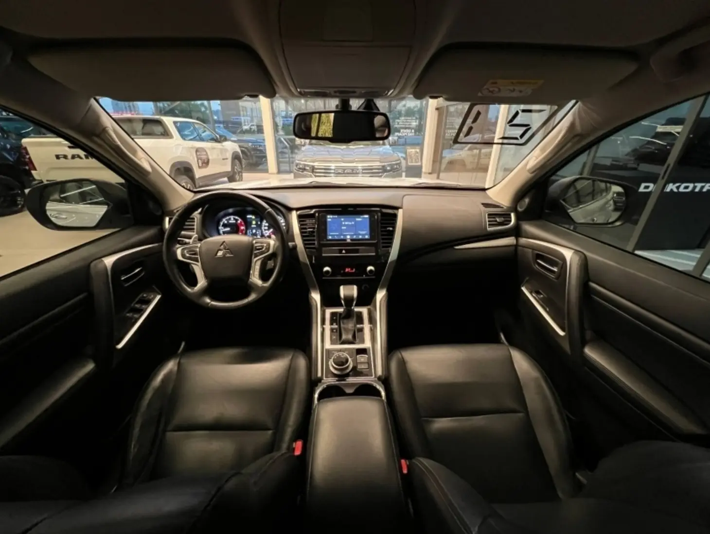 galeria PAJERO SPORT