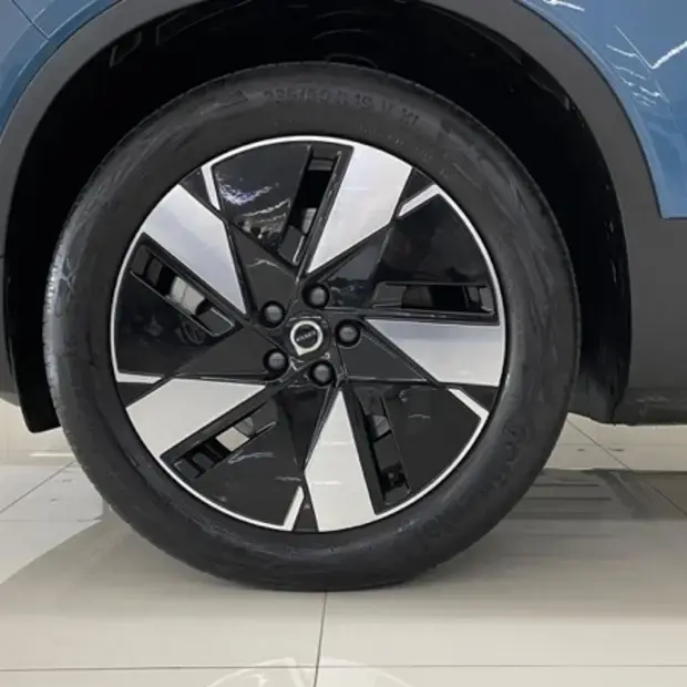 Volvo XC40 Recharge Plus (Elétrico)