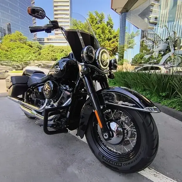 Harley Davidson Heritage CLASSIC FLHC/FLHCS