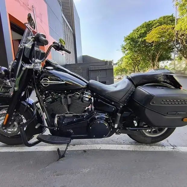 Harley Davidson Heritage CLASSIC FLHC/FLHCS