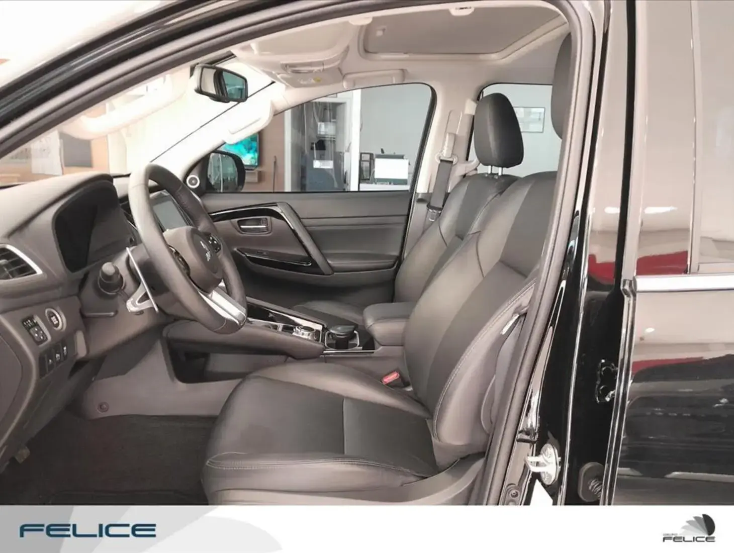 galeria PAJERO SPORT