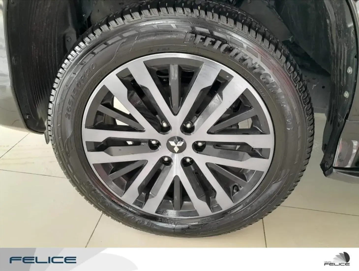 galeria PAJERO SPORT