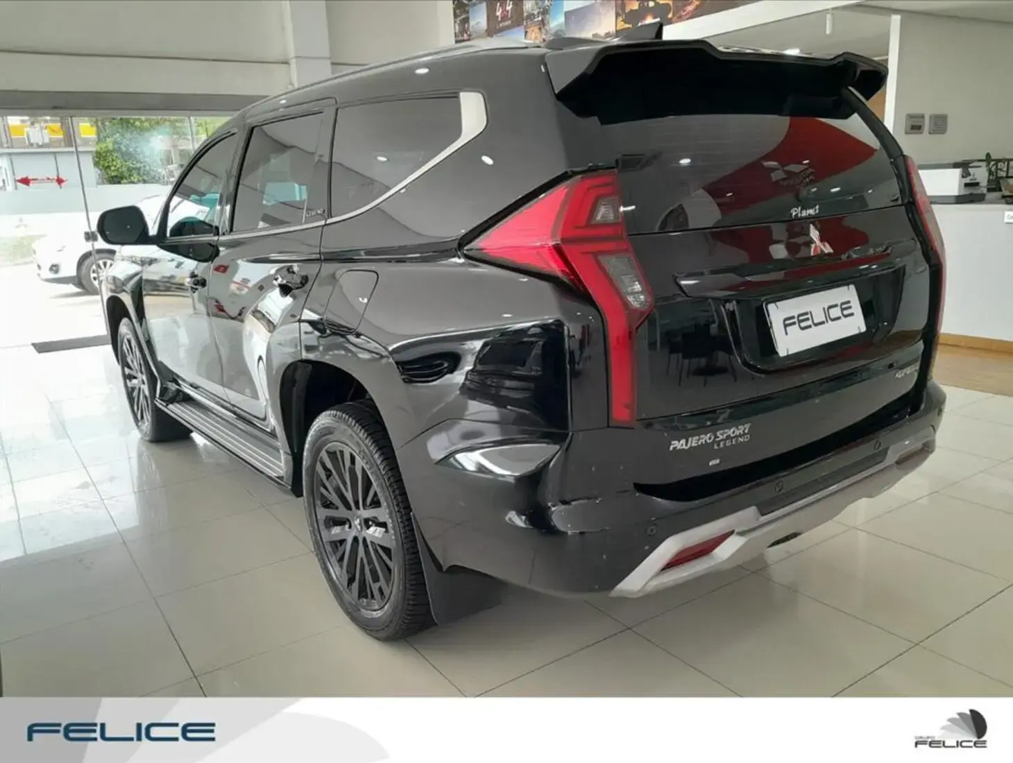 galeria PAJERO SPORT