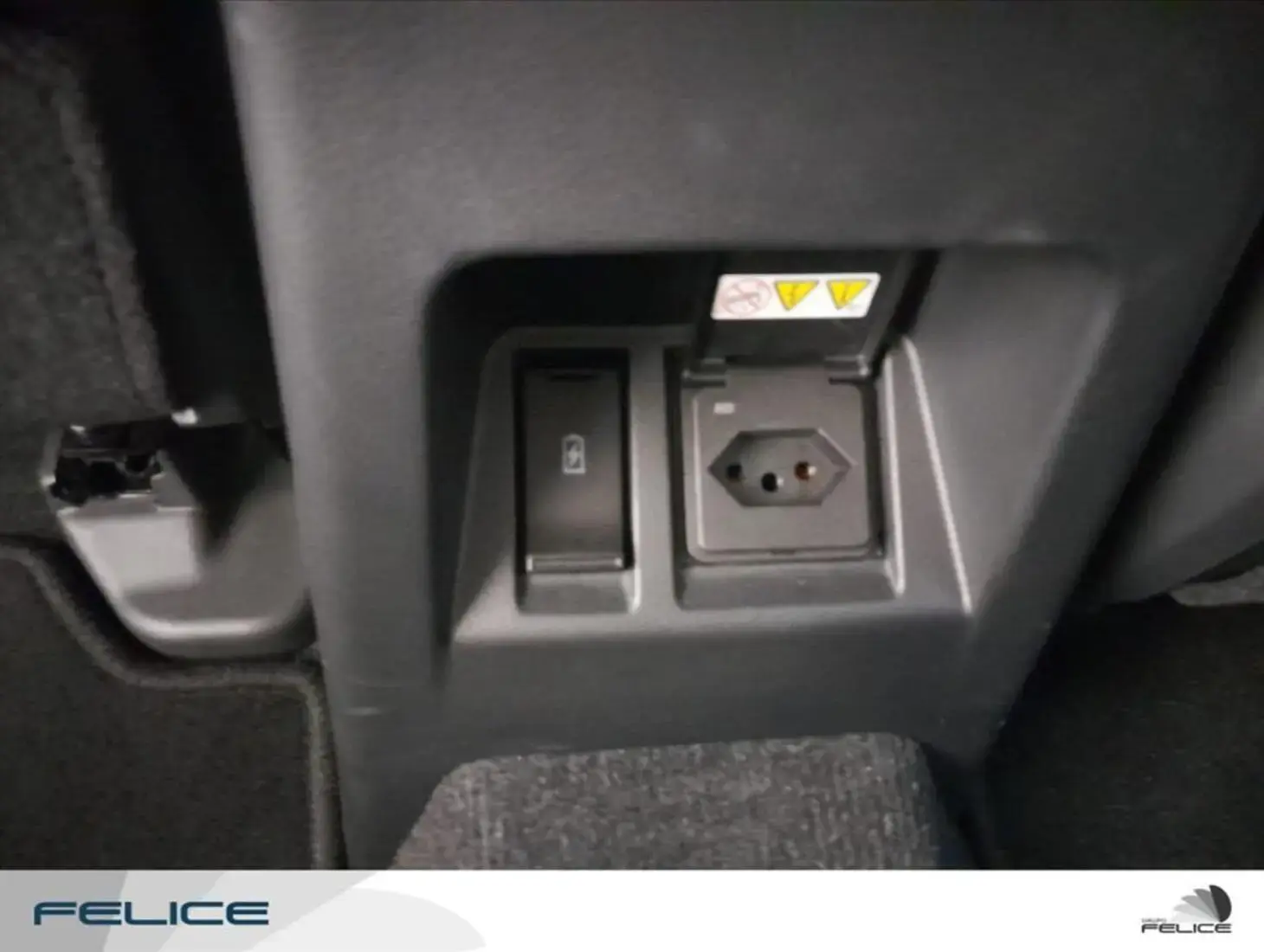 galeria PAJERO SPORT