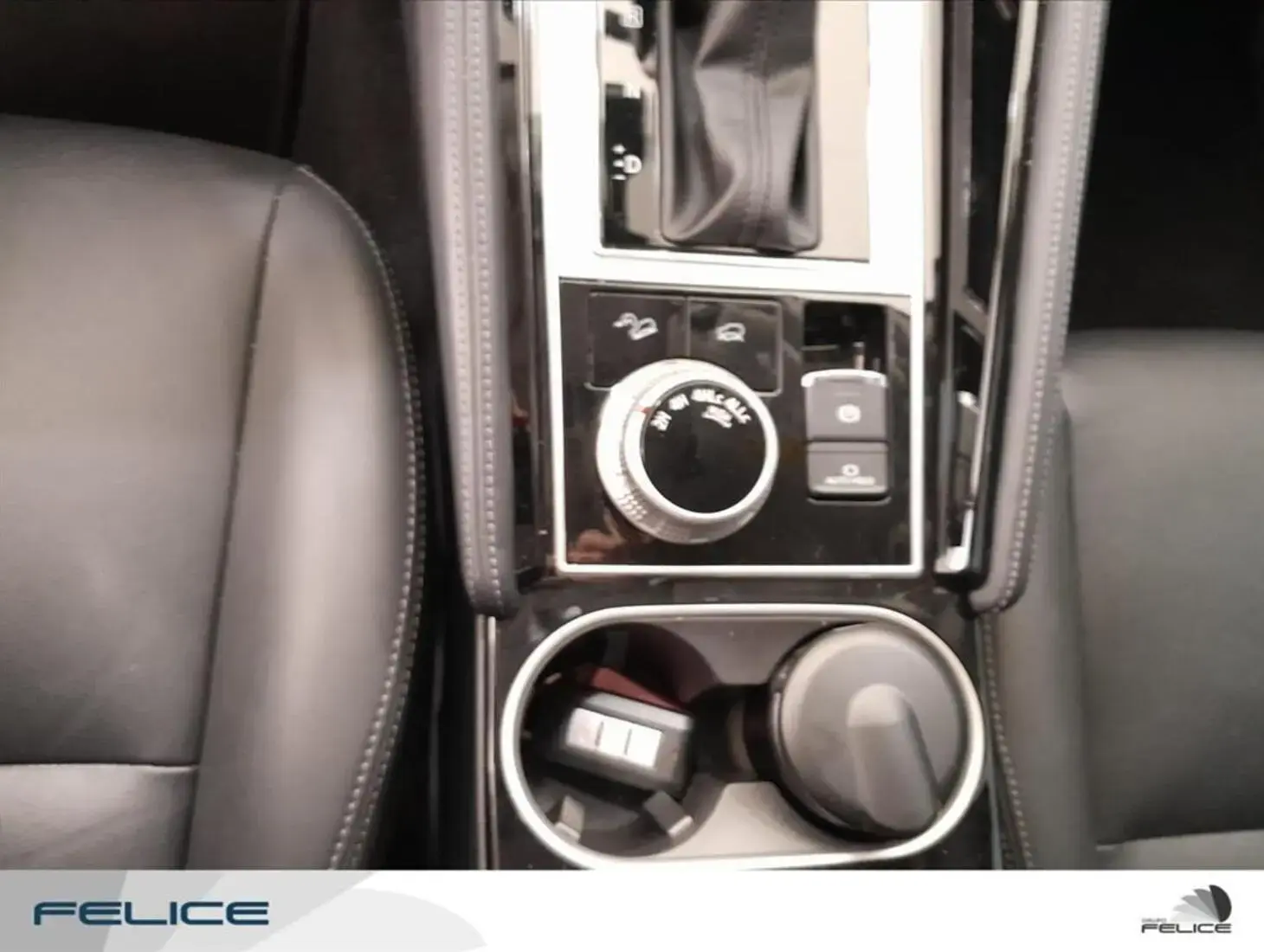 galeria PAJERO SPORT