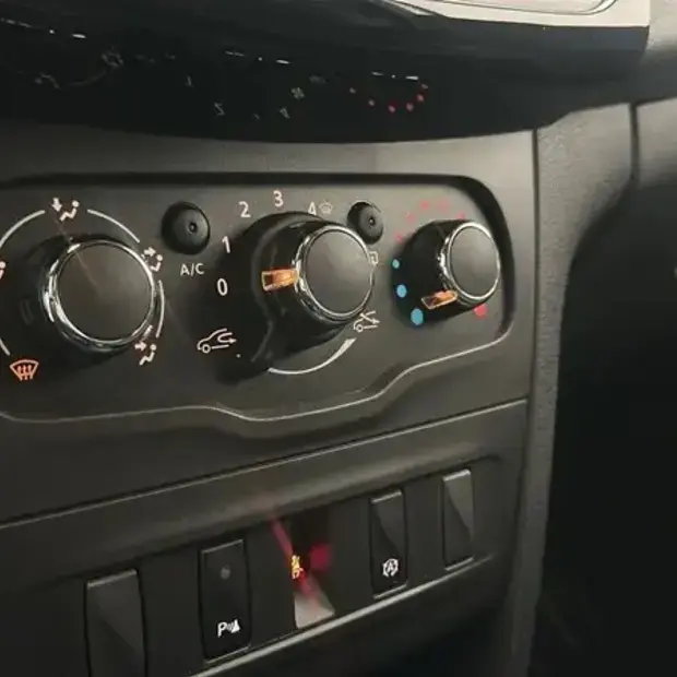 Renault SANDERO 1.0 12V SCE FLEX S EDITION MANUAL