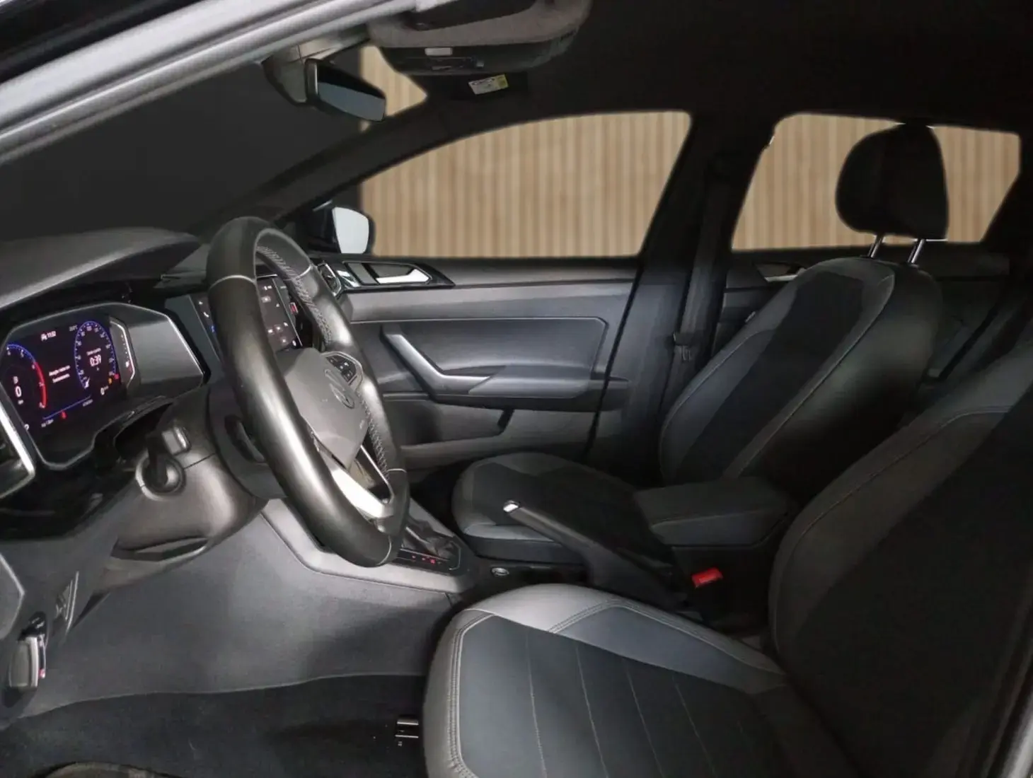 galeria Nivus Highline 1.0 200 TSI Flex Aut.