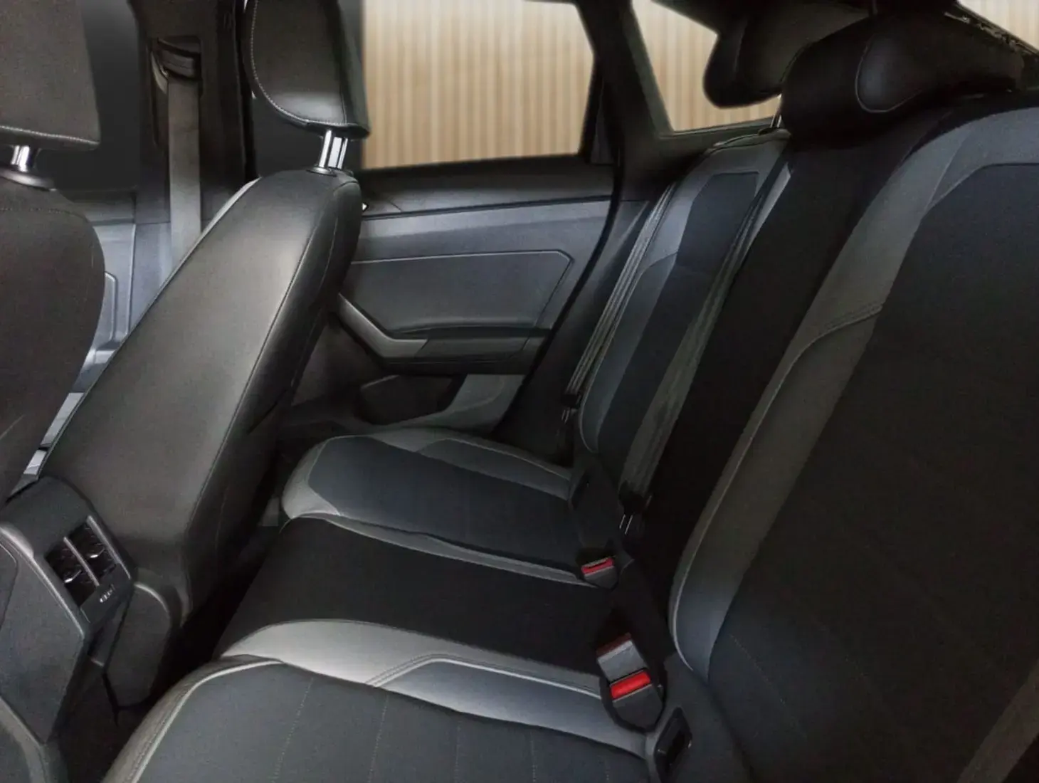 galeria Nivus Highline 1.0 200 TSI Flex Aut.