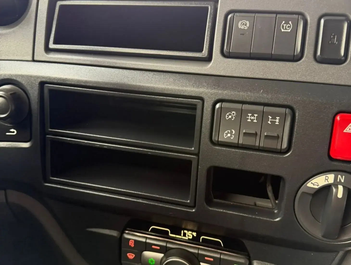 galeria DAF XF FTT 530 6X4