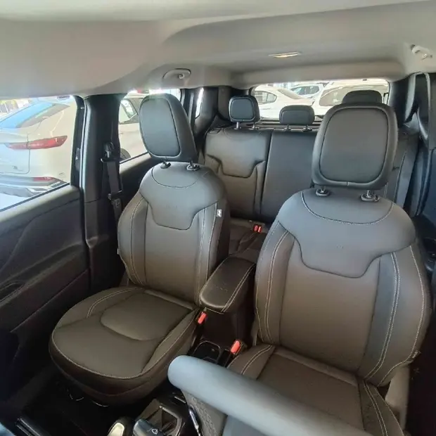 Jeep RENEGADE 1.3 T270 TURBO FLEX LONGITUDE AT6