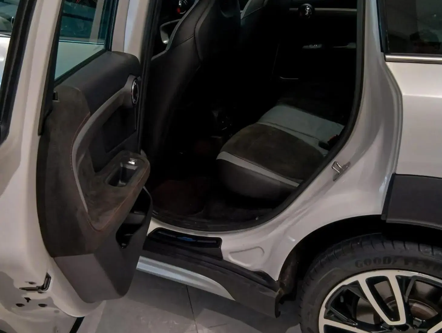 galeria Cooper Countryman