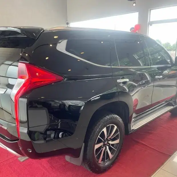 Mitsubishi PAJERO SPORT HPE 2.4 4x4 Diesel Aut. PAJERO SPORT HPE 2.4 4x4 Diesel Aut.