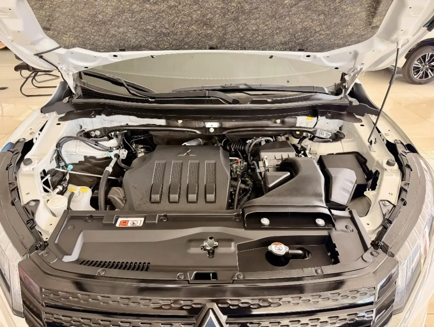 galeria ECLIPSE CROSS