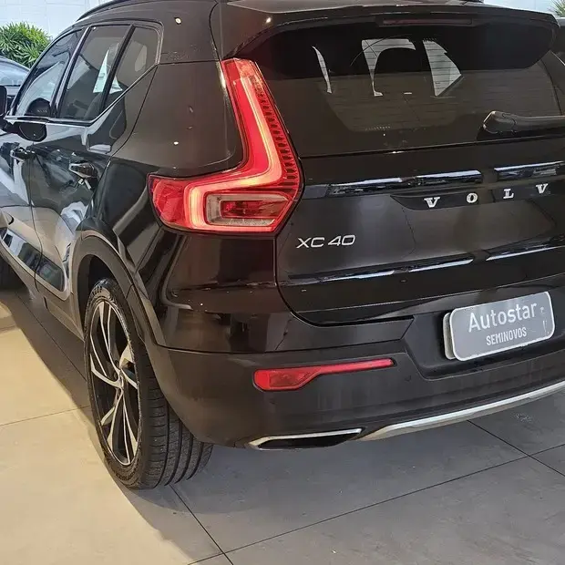 Volvo XC40 R-Design XC40 2.0 T5 R-Design AWD