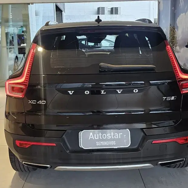 Volvo XC40 R-Design XC40 2.0 T5 R-Design AWD