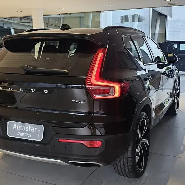 Volvo XC40 R-Design XC40 2.0 T5 R-Design AWD