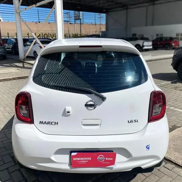 Nissan MARCH 1.6 SL 16V FLEXSTART 4P XTRONIC