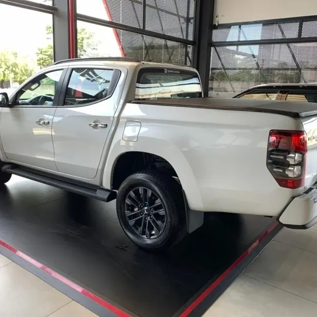 Mitsubishi L200 TRITON 2.4 16V TURBO DIESEL SPORT HPE CD 4P 4X4 AUTOMÁTICO