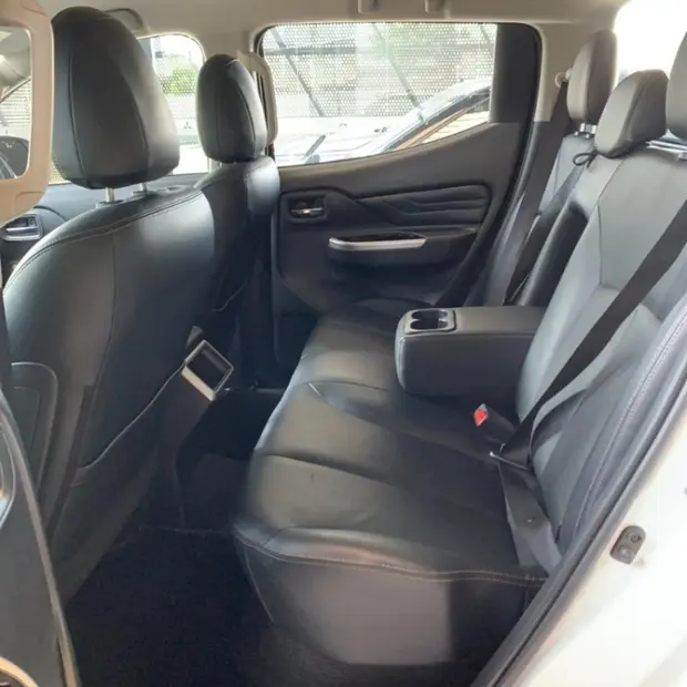 Mitsubishi L200 TRITON 2.4 16V TURBO DIESEL SPORT HPE CD 4P 4X4 AUTOMÁTICO