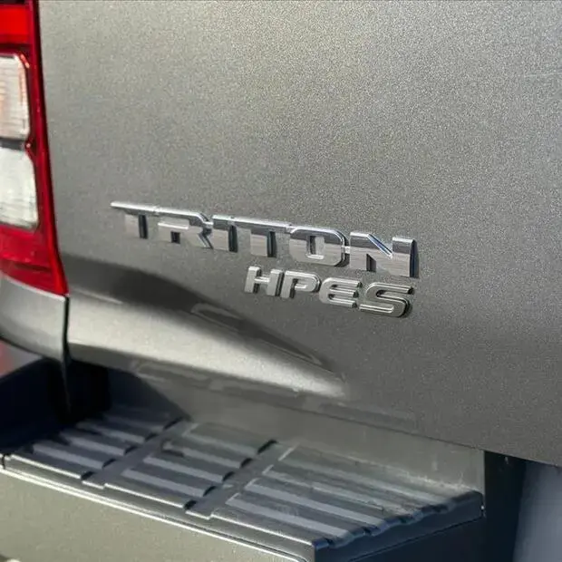 Mitsubishi TRITON 2.4 BITURBO DIESEL CD HPE-S 4X4 AUTOMÁTICO