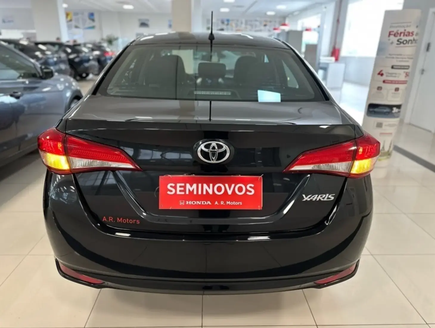 galeria Yaris Sedan