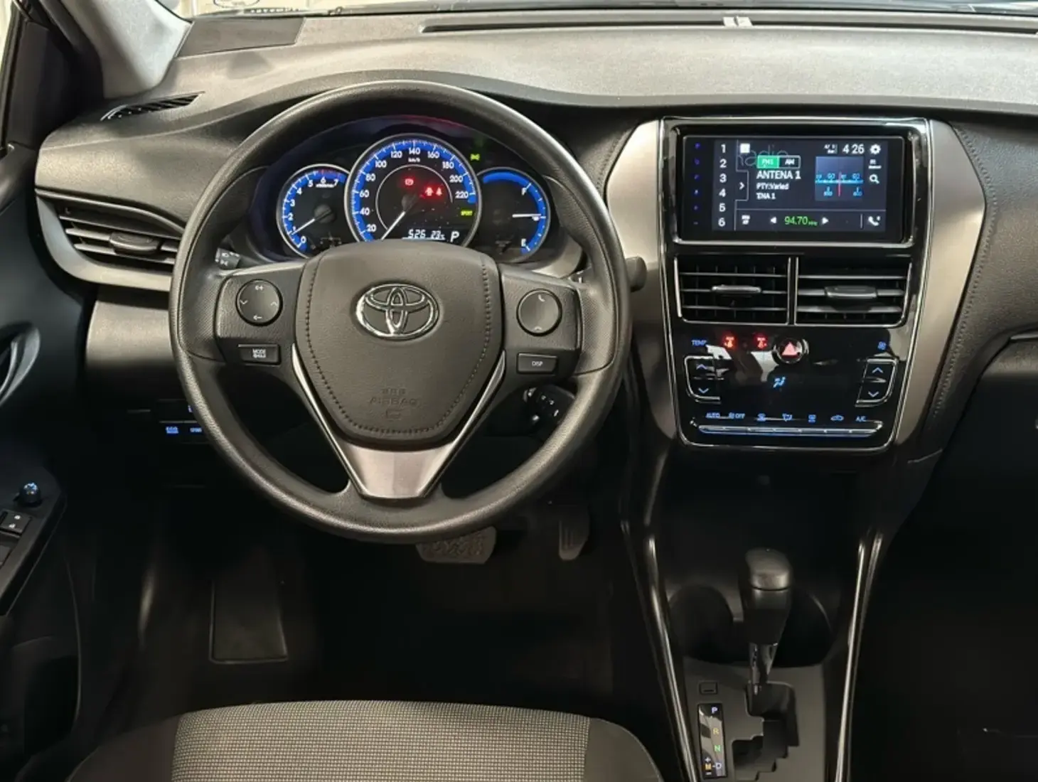 galeria Yaris Sedan