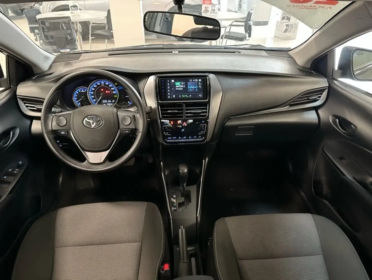 galeria Yaris Sedan