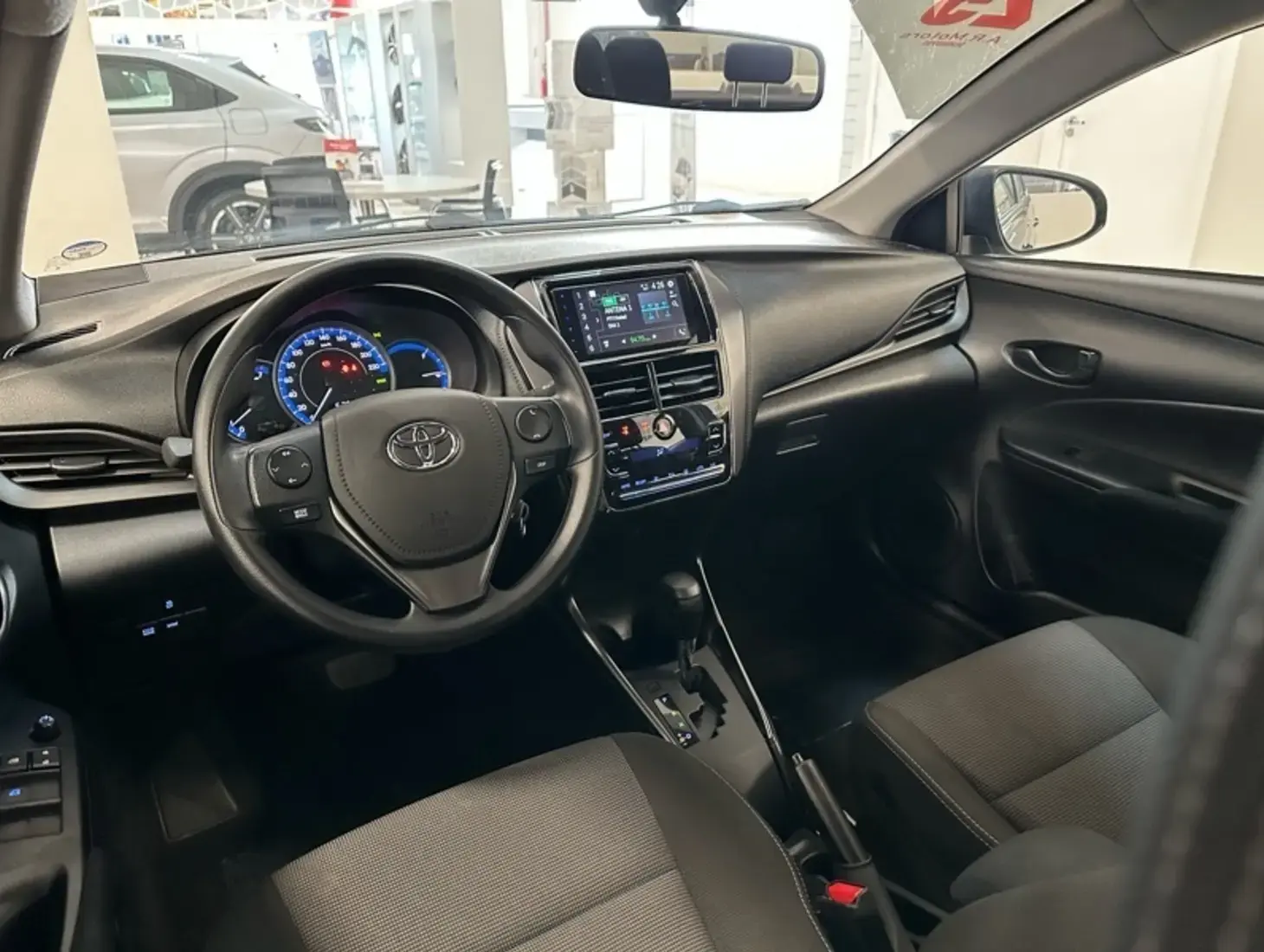 galeria Yaris Sedan
