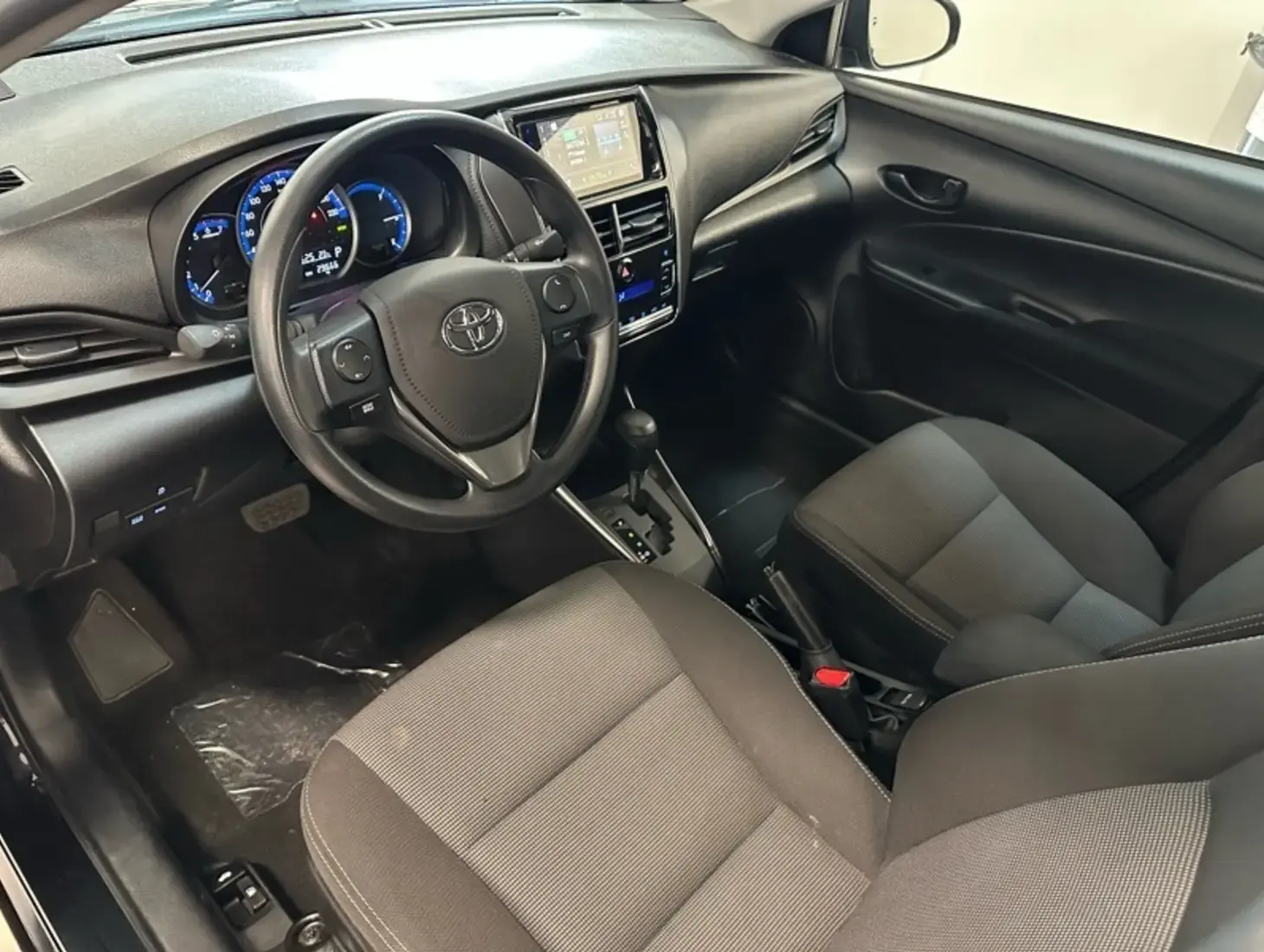 galeria Yaris Sedan