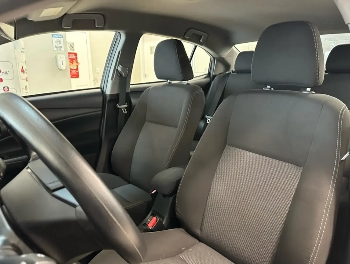 galeria Yaris Sedan