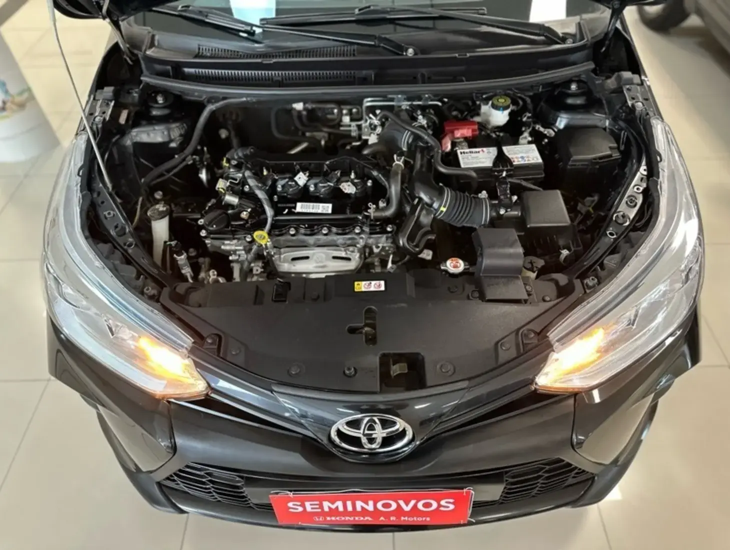 galeria Yaris Sedan