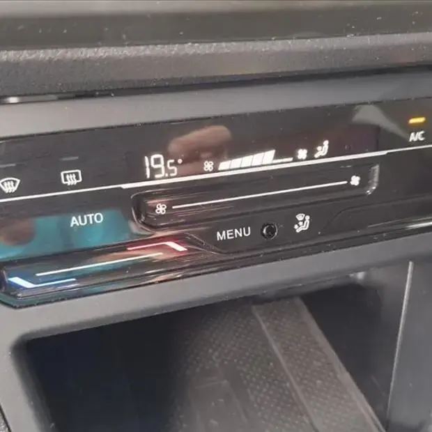 Volkswagen NIVUS 1.0 200 TSI TOTAL FLEX COMFORTLINE AUTOMÁTICO