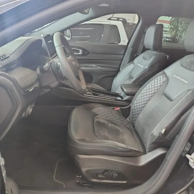 Jeep COMMANDER 2.0 HURRICANE 4 TURBO GASOLINA BLACKHAWK AT9