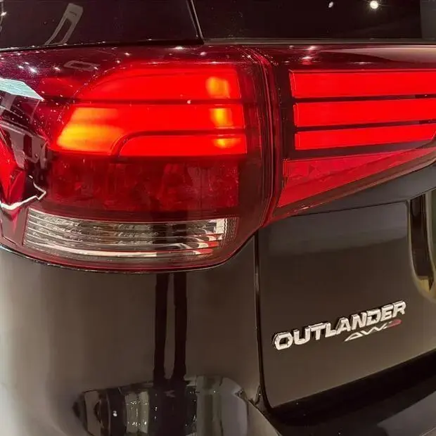 Mitsubishi OUTLANDER 3.0 MIVEC V6 GASOLINA HPE-S AWD AUTOMÁTICO