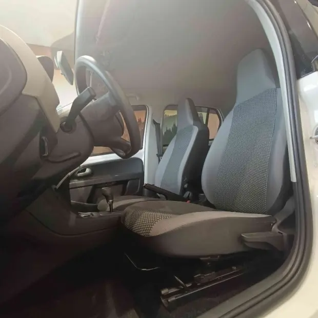 Volkswagen UP 1.0 MPI HIGH UP 12V FLEX 4P AUTOMATIZADO