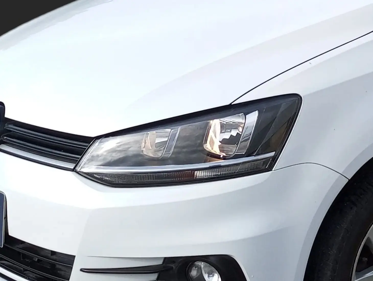 galeria Fox Connect 1.6 Flex 8V 5p