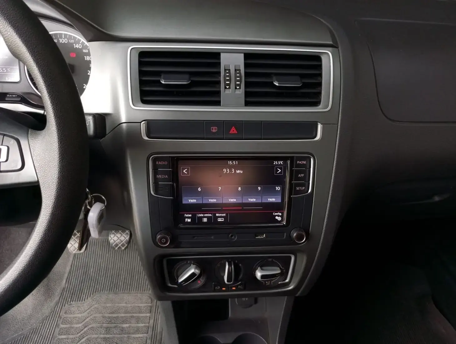 galeria Fox Connect 1.6 Flex 8V 5p