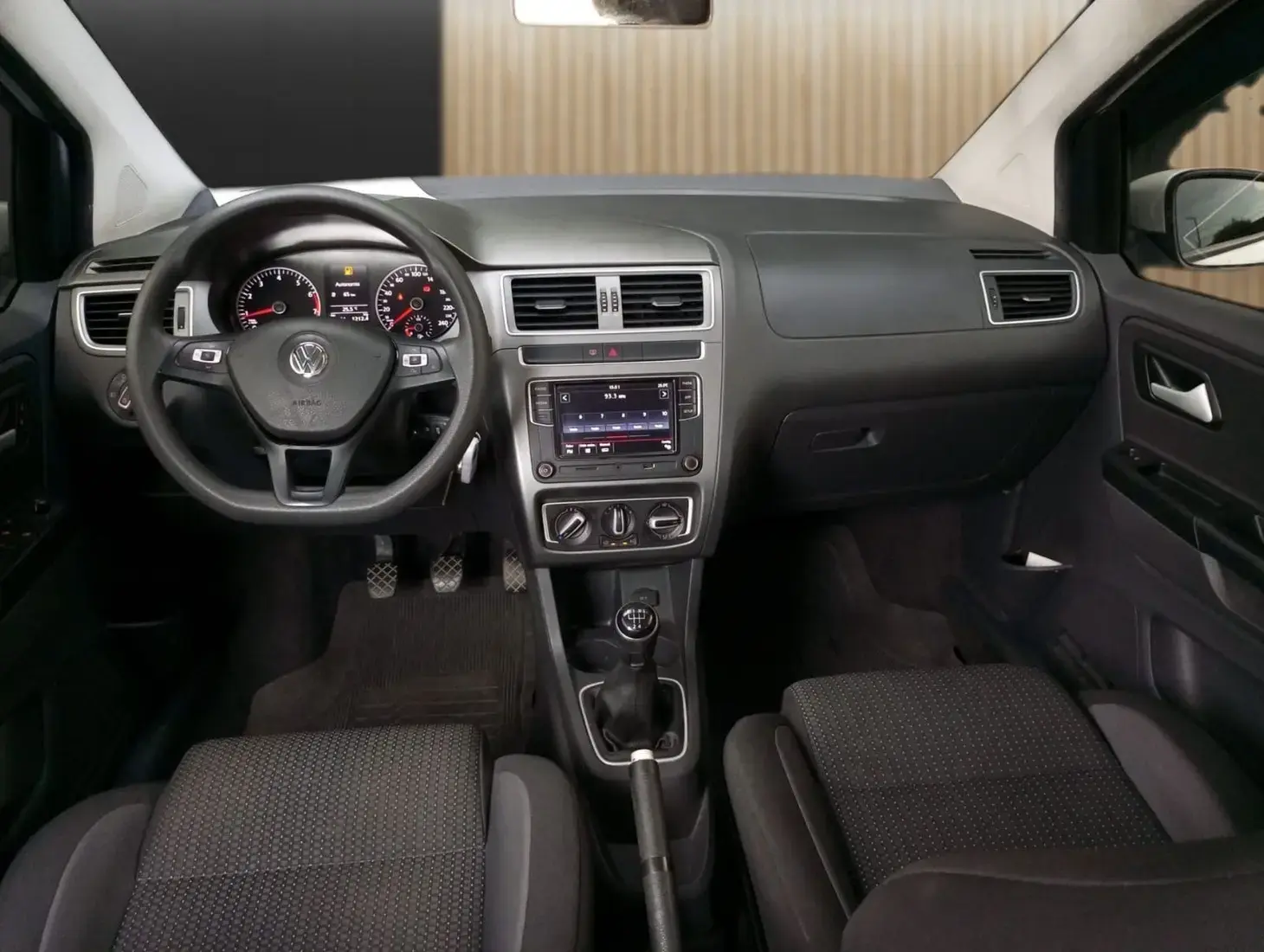 galeria Fox Connect 1.6 Flex 8V 5p