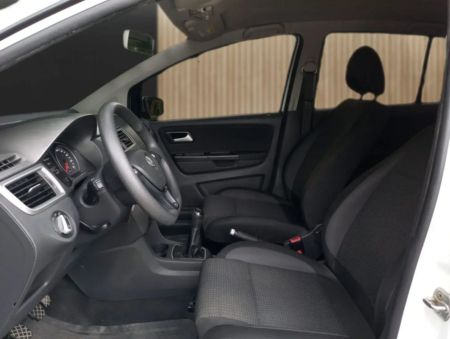 galeria Fox Connect 1.6 Flex 8V 5p