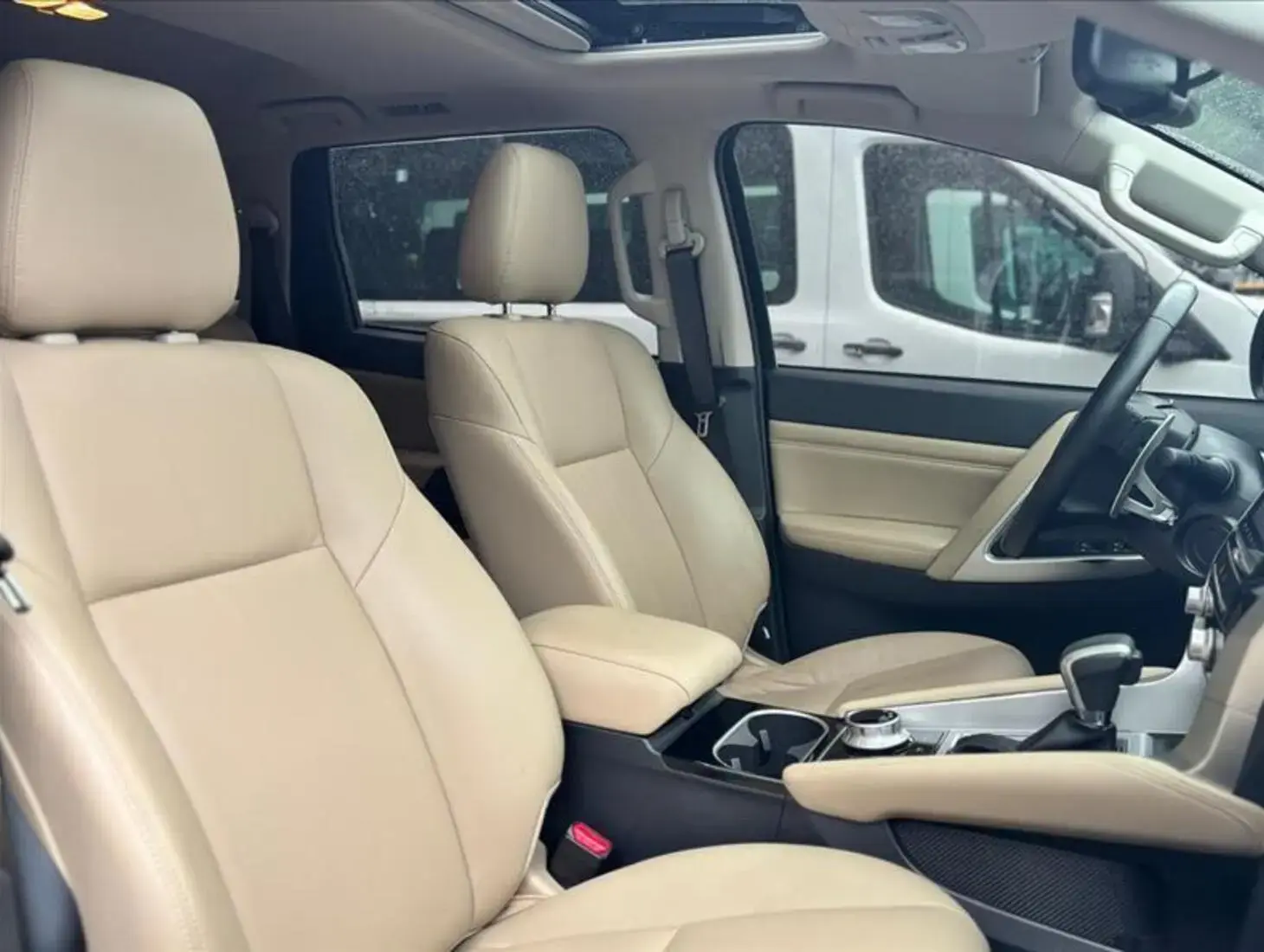 galeria PAJERO SPORT