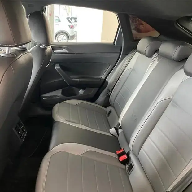 Volkswagen NIVUS 1.0 200 TSI TOTAL FLEX HIGHLINE AUTOMÁTICO