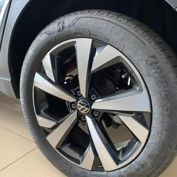 Volkswagen NIVUS 1.0 200 TSI TOTAL FLEX HIGHLINE AUTOMÁTICO