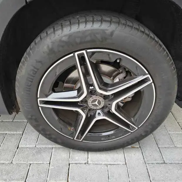 Mercedes Benz GLB 220 4M AMG Line