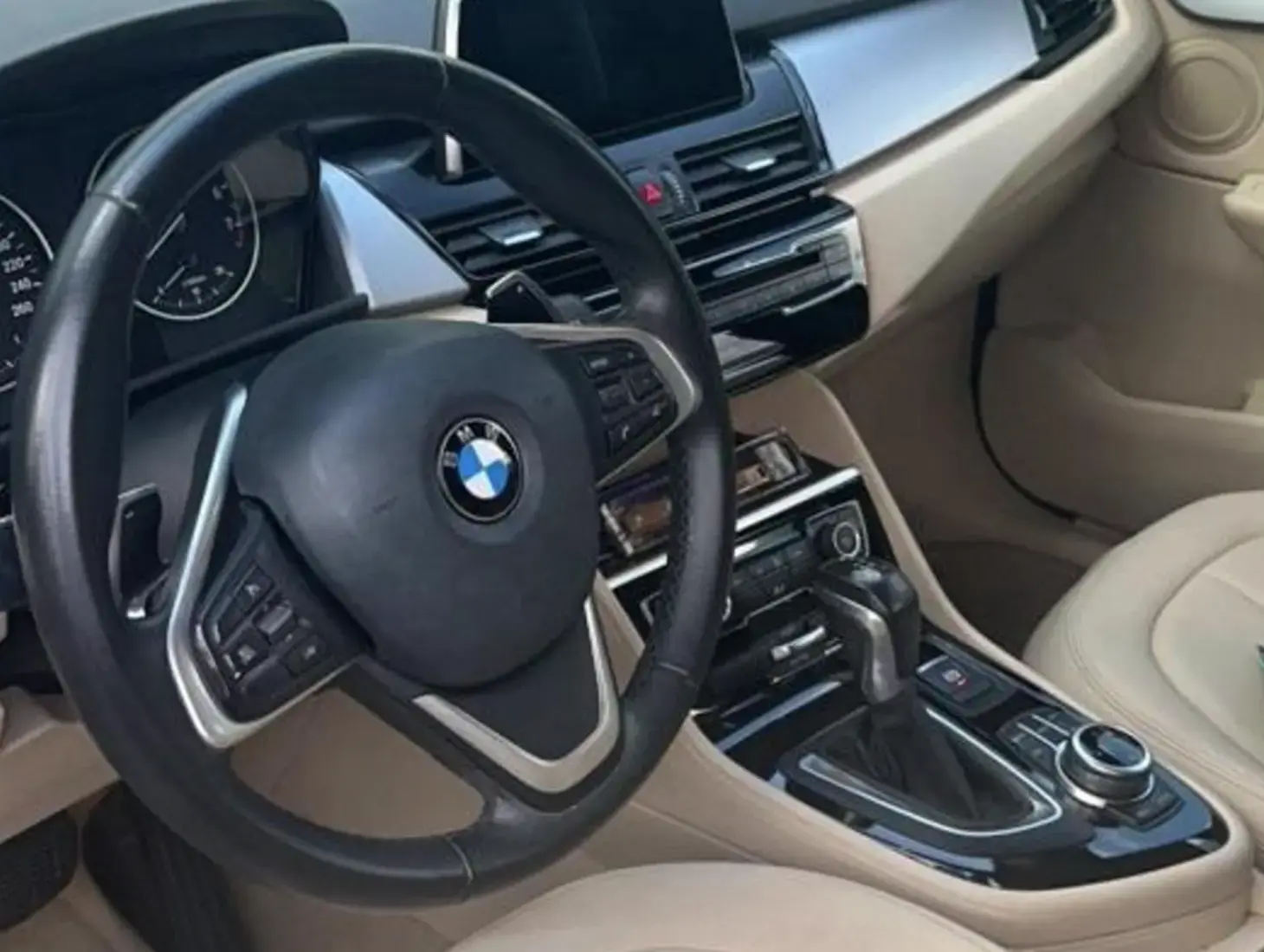 galeria 220i Active Tourer