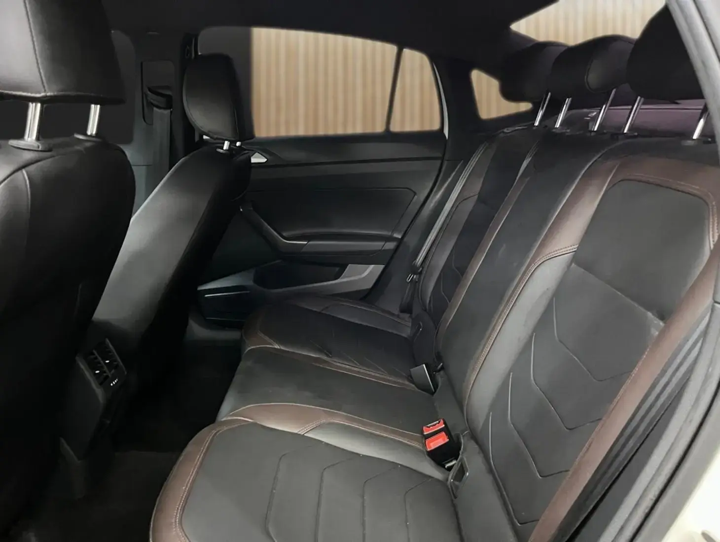 galeria VIRTUS Highline 200 TSI 1.0 Flex 12V Aut