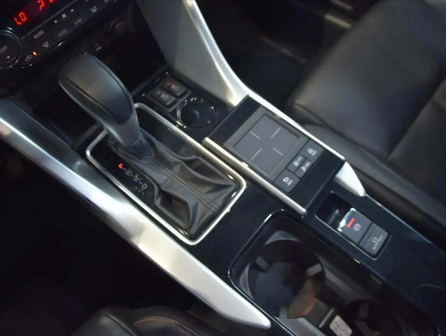 galeria ECLIPSE CROSS