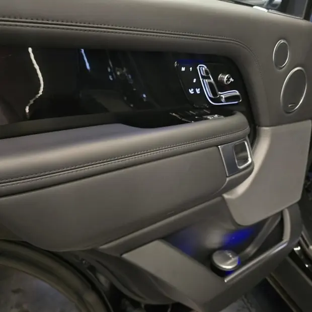 Land Rover RANGE ROVER VOGUE 4.4 AUTOBIOGRAPHY SDV8 4X4 TURBO DIESEL 4P AUTOMÁTICO