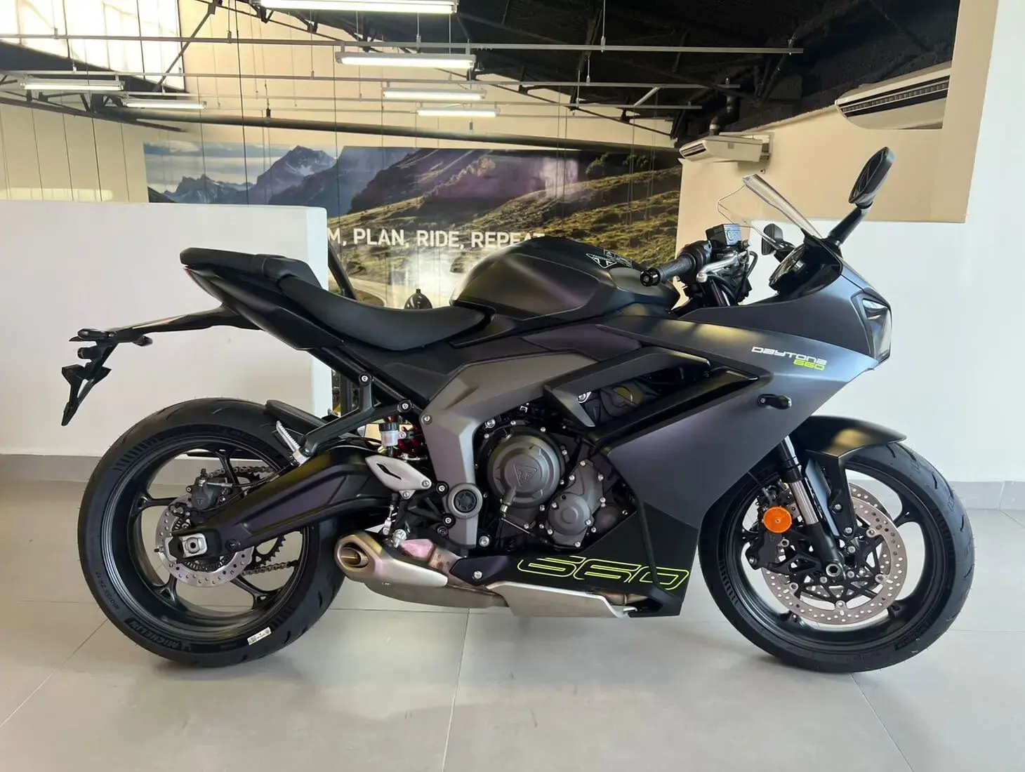 galeria Daytona 660