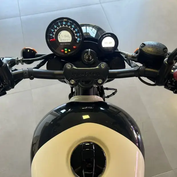 Royal Enfield Shotgun 650 ABS