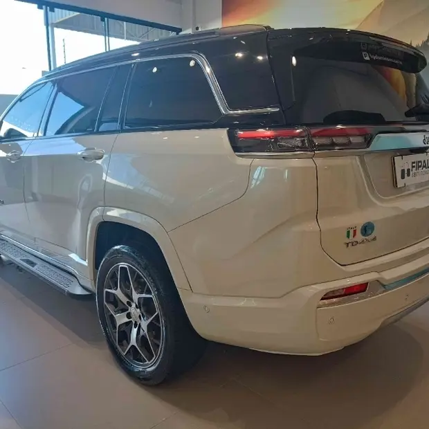 Jeep COMMANDER 2.0 TD380 TURBO DIESEL OVERLAND AT9